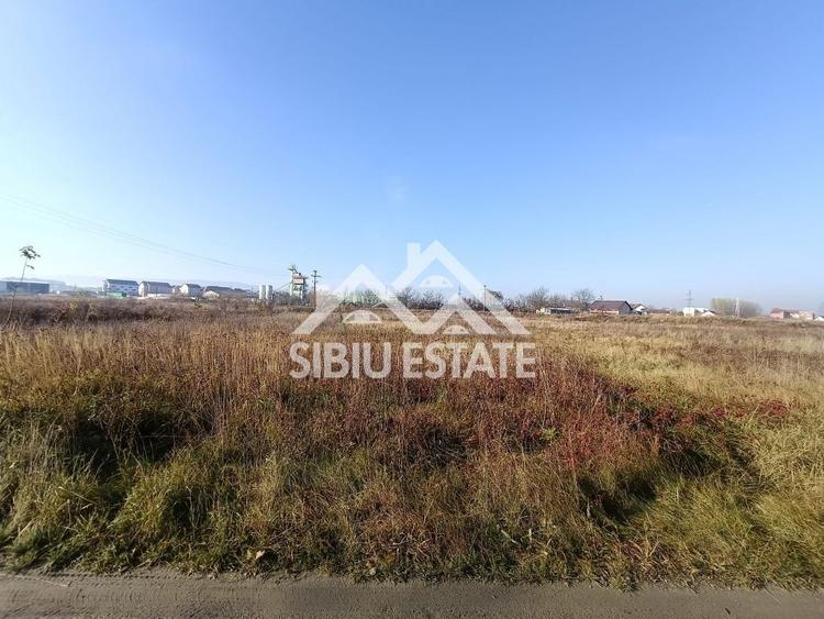 Teren agricol intravilan de 2205 mp, în Periferie