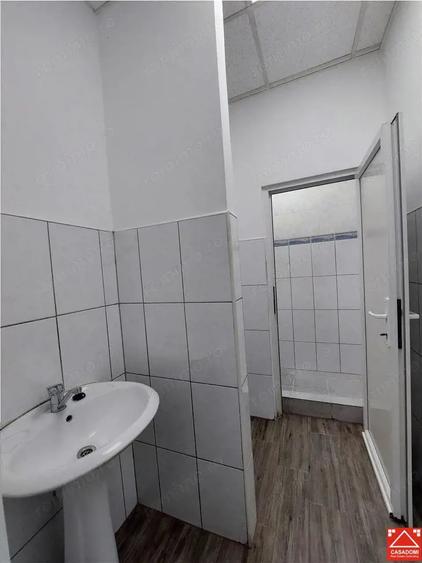 Spațiu comercial, de 1,936 mp, în Vest