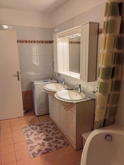 Apartament cu 3 camere decomandat în Unirii