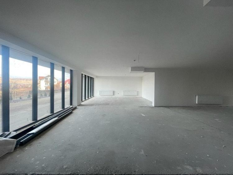Spațiu comercial, de 269 mp, în Florești