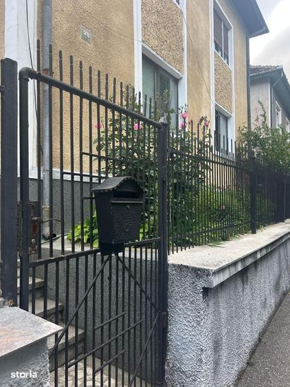 Casă cu 4 camere în Central