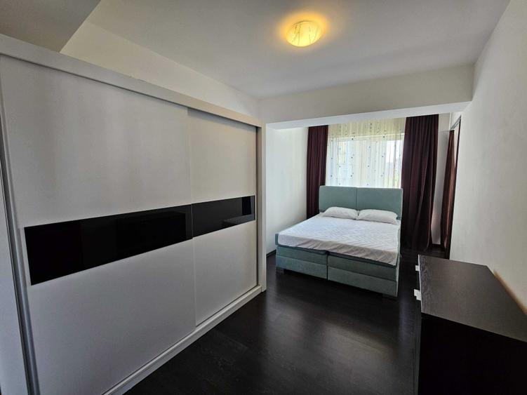 Apartament cu 3 camere semidecomandat în 13 Septembrie