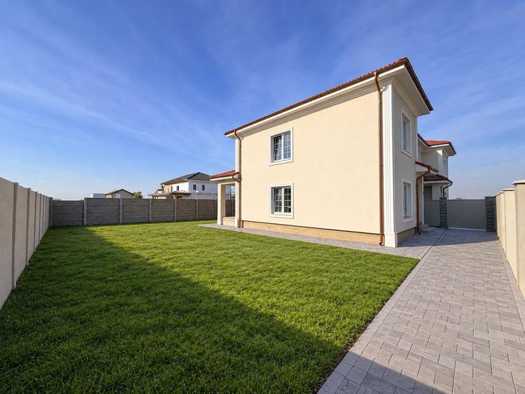 Duplex cu 4 camere cu Canalizare în Moșnița Nouă