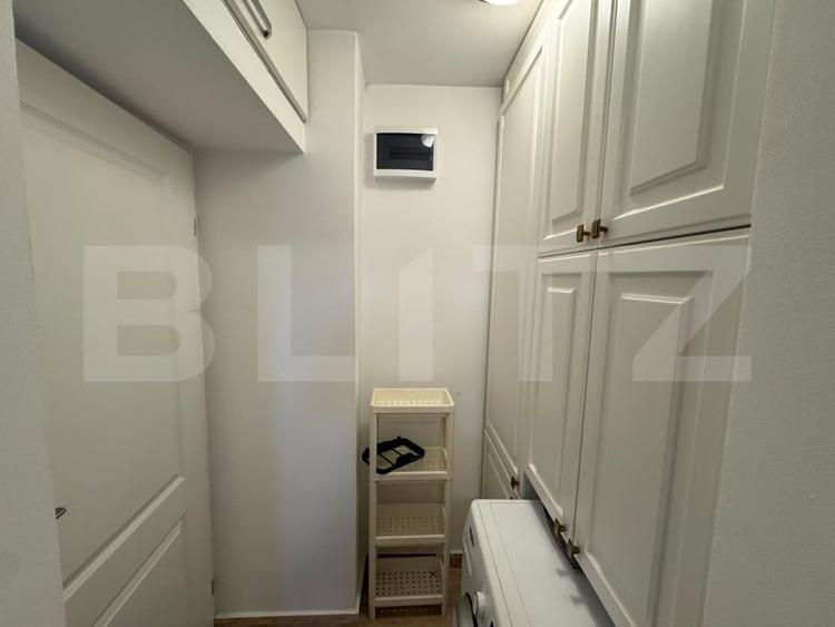 Apartament cu 4 camere decomandat, mobilat în Ultracentral