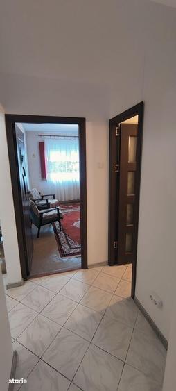 Apartament cu 3 camere decomandat în 1 Mai