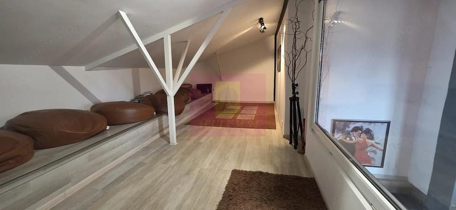 Spațiu comercial, de 240 mp, în Cornu