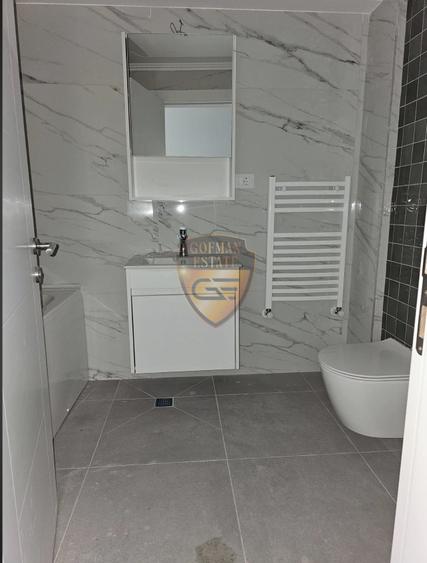 Apartament cu 3 camere decomandat în Energia