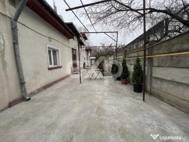 Casă cu 6 camere cu Teren 306 Mp în Central