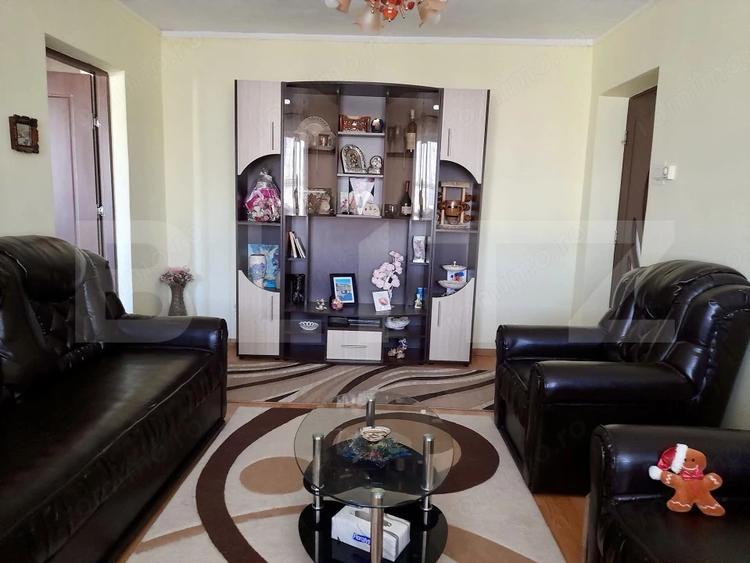 Apartament cu 2 camere semidecomandat, mobilat în Central