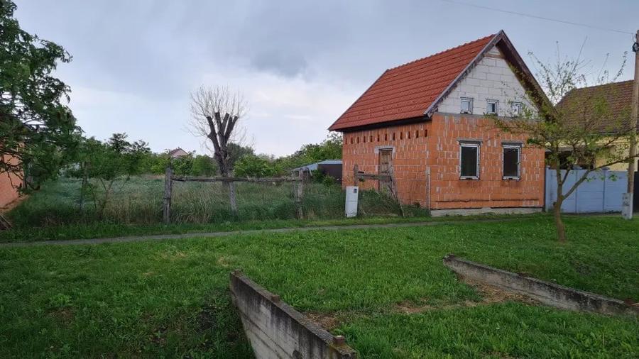 Teren de 50 mp, în Turnu