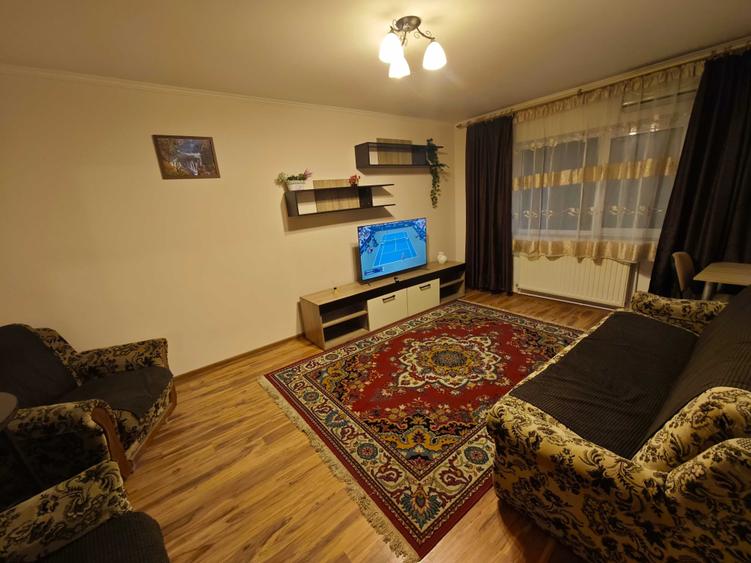 Apartament cu 3 camere decomandat în Oancea