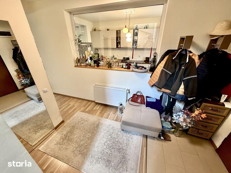 Casă cu 4 camere cu Teren 330 Mp în Glina