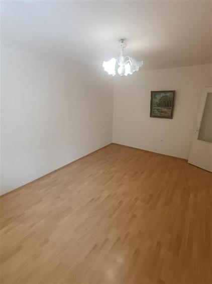 Apartament cu 2 camere decomandat în Obor