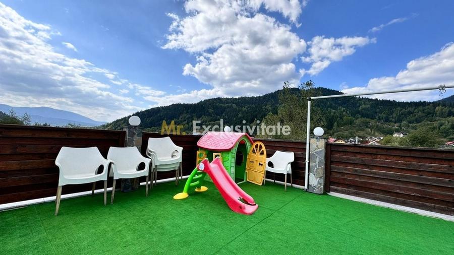 Casă individuală cu 12 camere cu Canalizare în Central