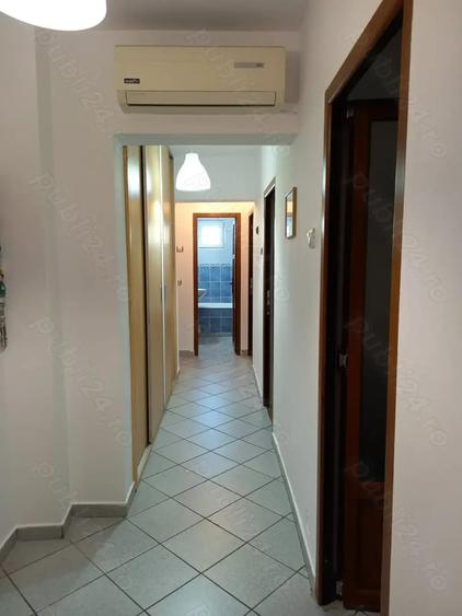 Apartament cu 4 camere decomandat în Central