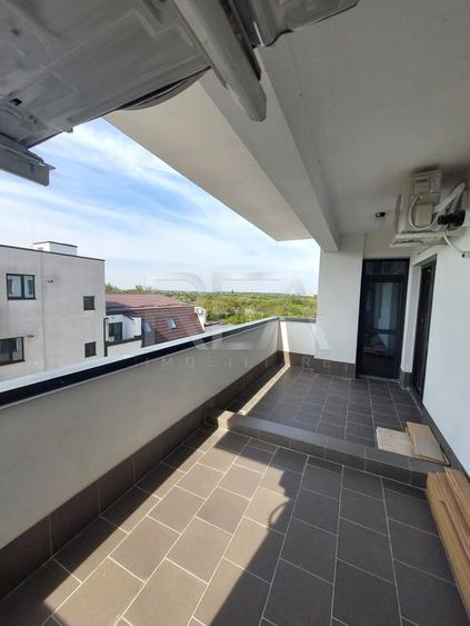 Apartament cu 4 camere semidecomandat în Sisești