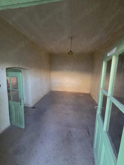 Casă cu 3 camere cu Teren 1470 Mp în Central