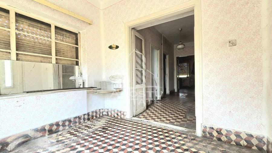Casă cu 2 camere cu Canalizare în Central