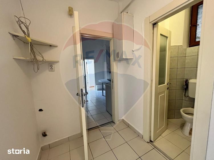 Apartament cu 6 camere în Romană