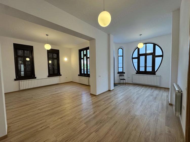 Casă cu Teren 1000 Mp în Central