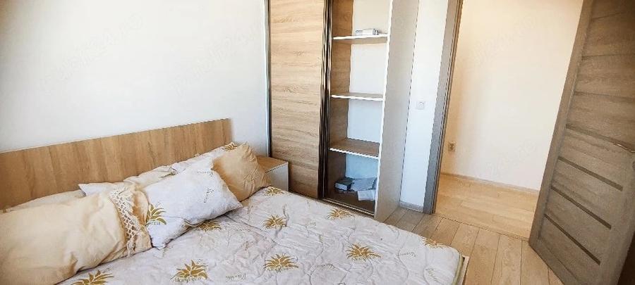 Apartament cu 3 camere semidecomandat în Lipovei