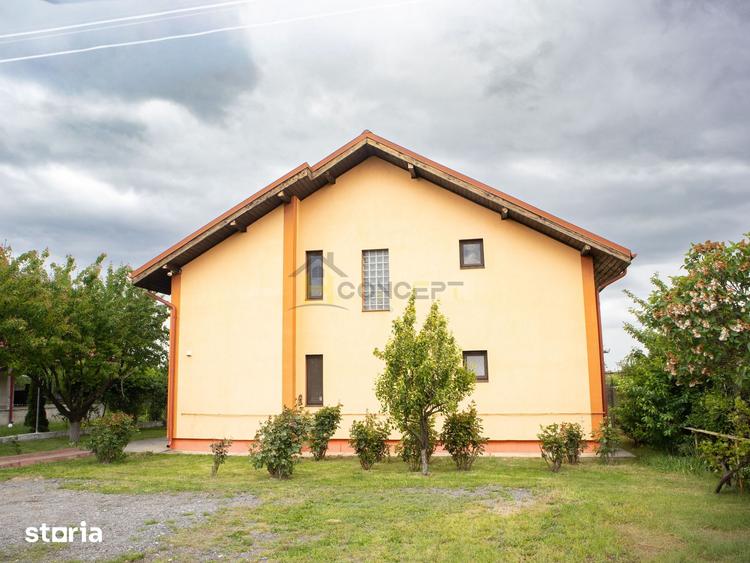 Casă cu 10 camere cu Teren 851 Mp în Clinceni