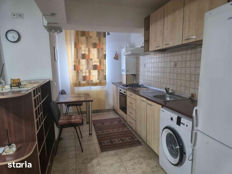 Garsonieră decomandată în Vitan