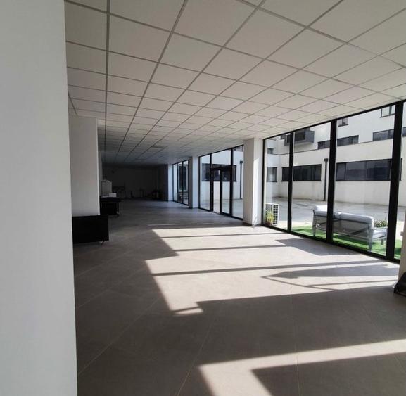 Spațiu comercial, de 330 mp, în Dâmbul Rotund
