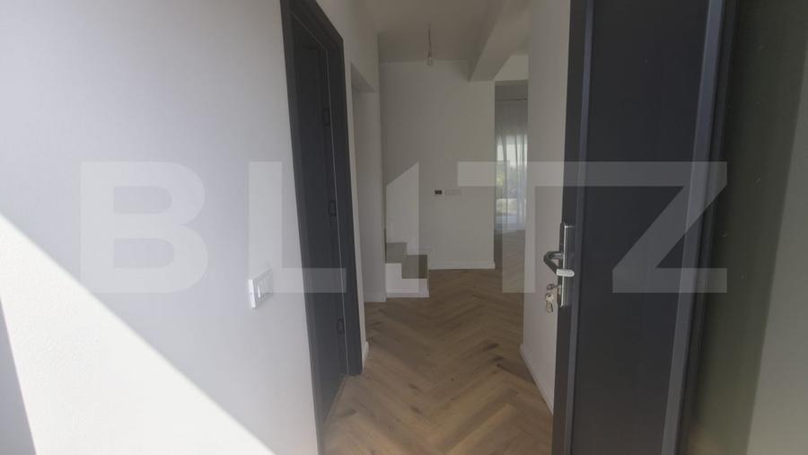 Duplex cu 4 camere cu Canalizare în Bucium