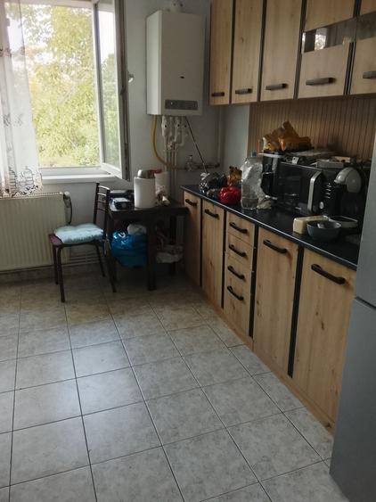 Apartament cu 3 camere decomandat în Hipodrom