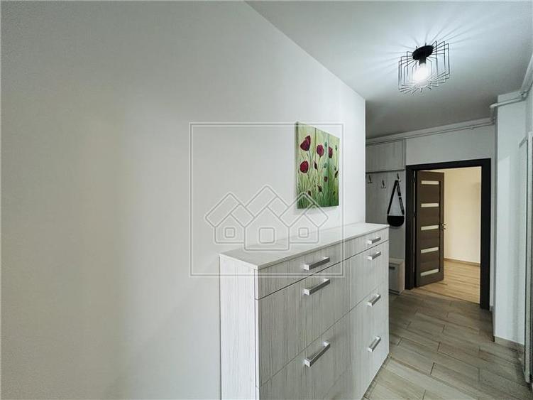 Apartament cu 2 camere decomandat în Turnișor