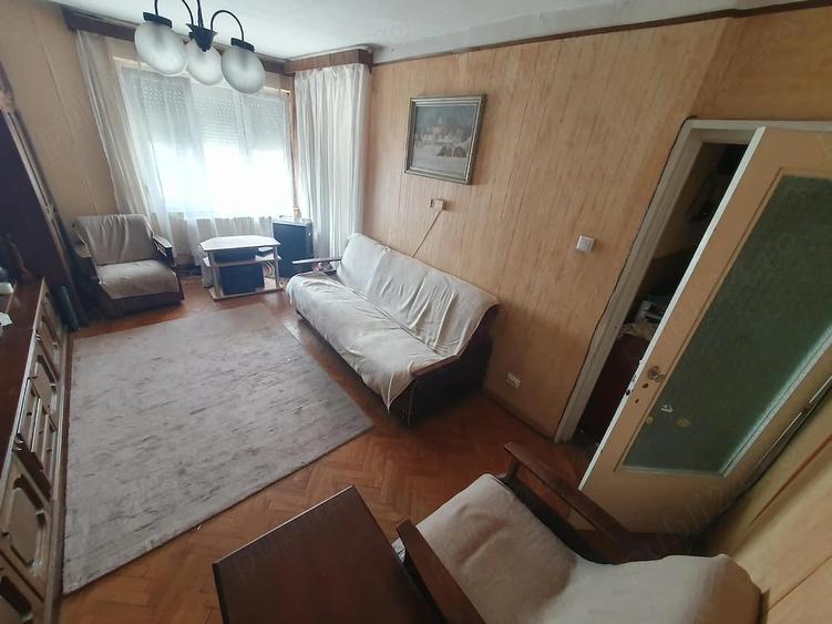 Apartament cu 4 camere decomandat în Central