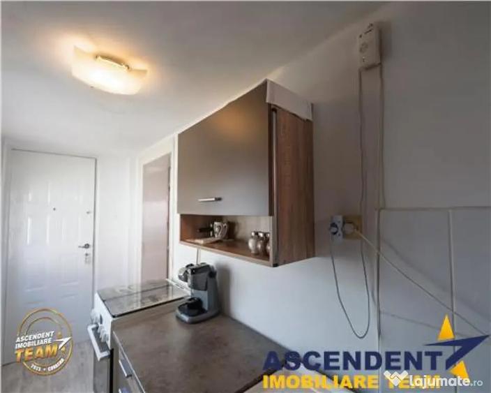 Casă cu 2 camere cu Teren 186 Mp în Simeria