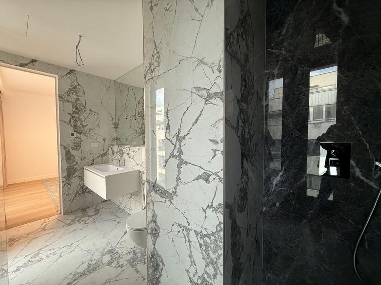 Apartament cu 4 camere decomandat în Arcul de Triumf