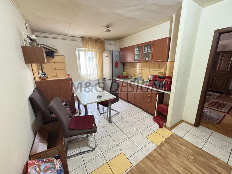 Apartament cu 3 camere decomandat în Lugojului