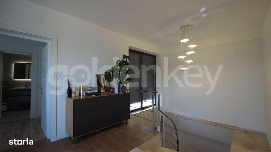 Apartament cu 4 camere, mobilat în Tei