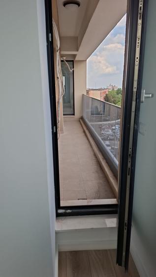Institutul  de Marina- 3 camere decomandate, etaj 4 cu lift, - 5