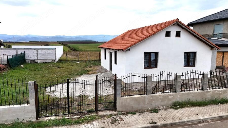 Casă cu 2 camere cu Teren 475 Mp în Șura Mică