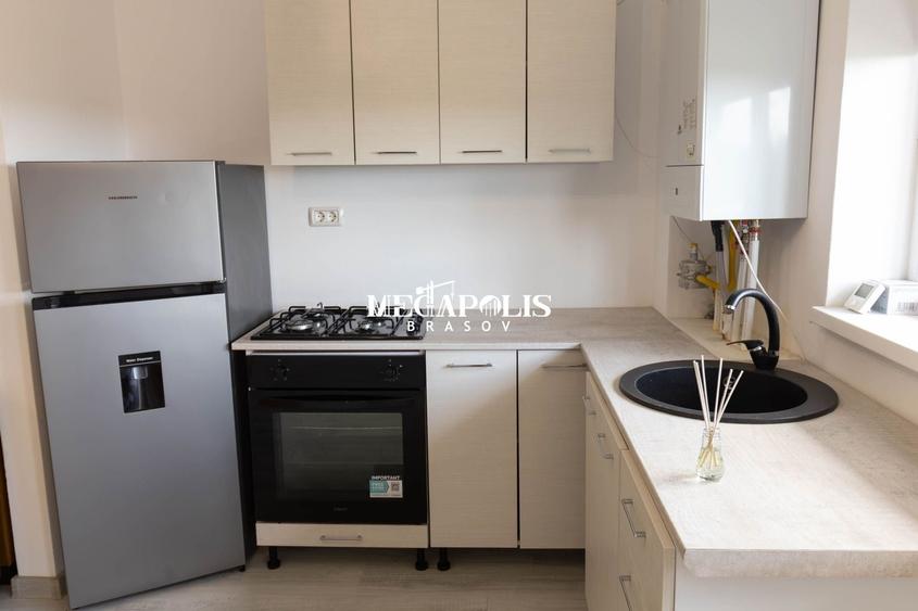 Apartament cu 2 camere semidecomandat în Sânpetru