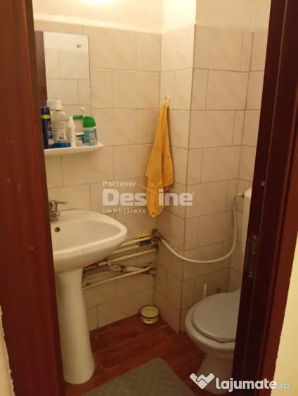 Apartament decomandat 3 camere, cartier Rovine - 7