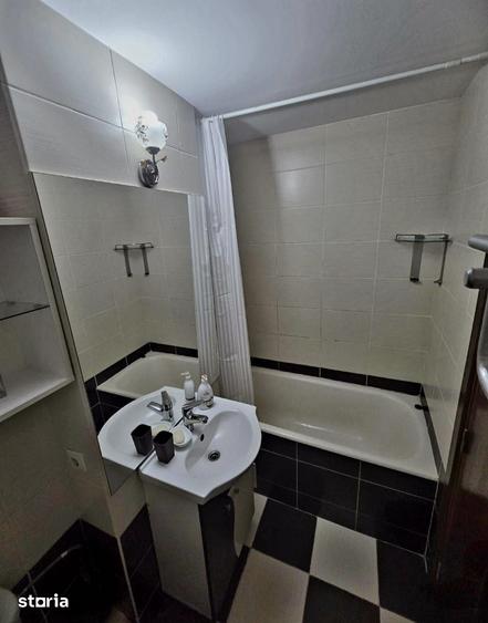 Garsonieră decomandată în Central