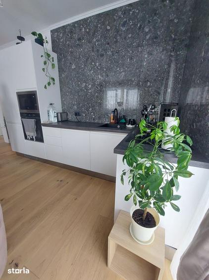 Casă cu 4 camere cu Teren 450 Mp în Central