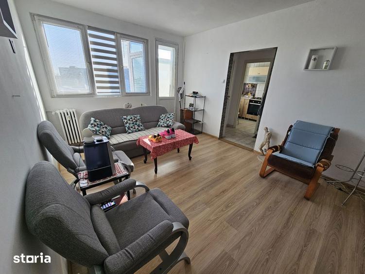 Apartament cu 2 camere semidecomandat în 1 Mai