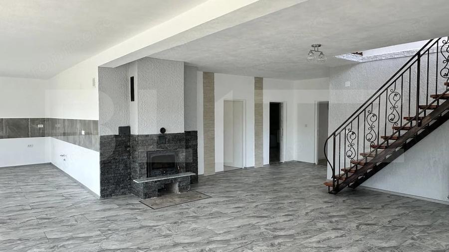 Casă cu Teren 3200 Mp în Luncoiu de Sus