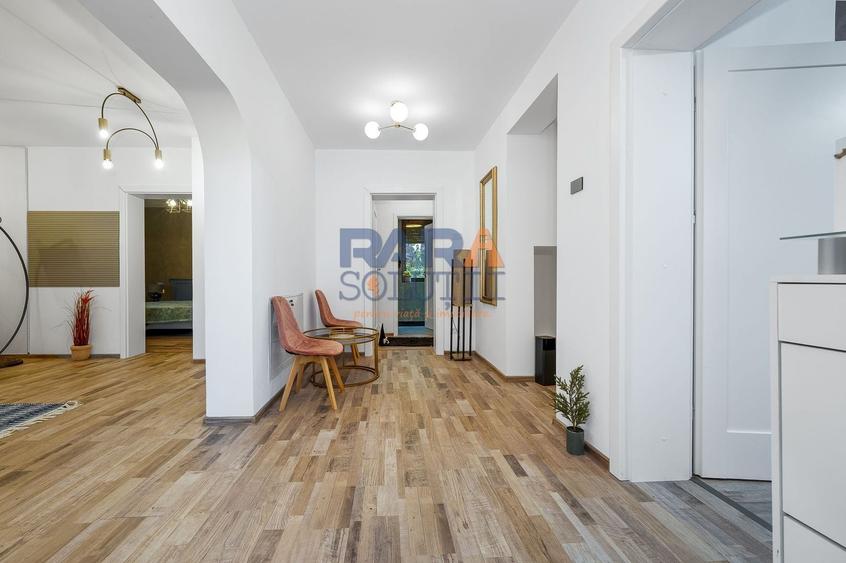 Casă individuală cu 5 camere cu Canalizare în Central