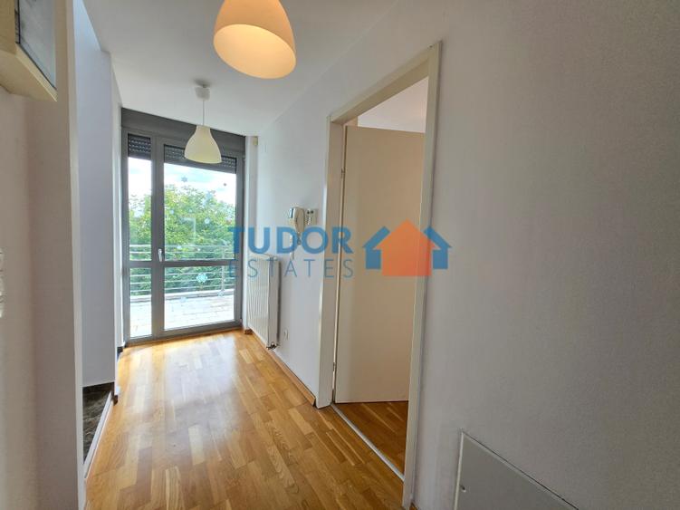 Duplex cu 5 camere cu Canalizare în Sisești