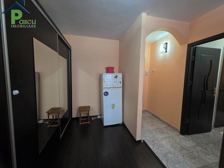 Apartament cu 2 camere decomandat, mobilat în Brâncoveanu