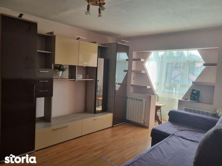 Apartament cu 3 camere semidecomandat în Bistrița Lac