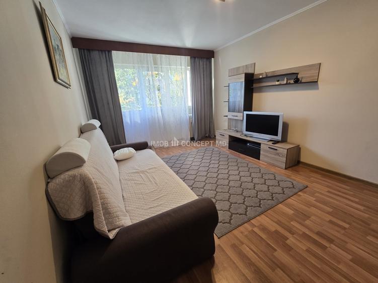 Apartament cu 3 camere decomandat, mobilat în P-ța Mihai Viteazu
