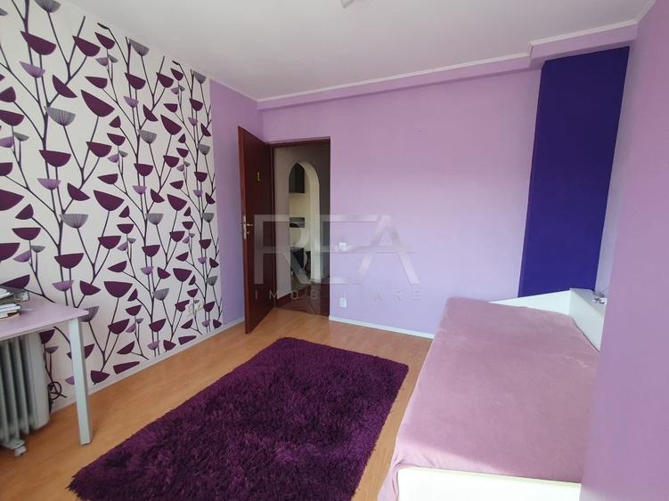 Apartament cu 3 camere semidecomandat, mobilat în Dristor